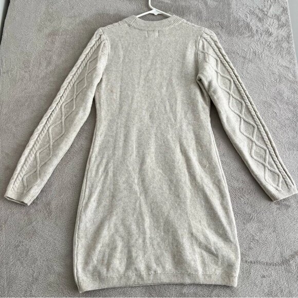 H&M Cable Knit Sweater Dress Long Sleeve Cozy Pullover Winter Medium Ivory NWT - Picture 2 of 7